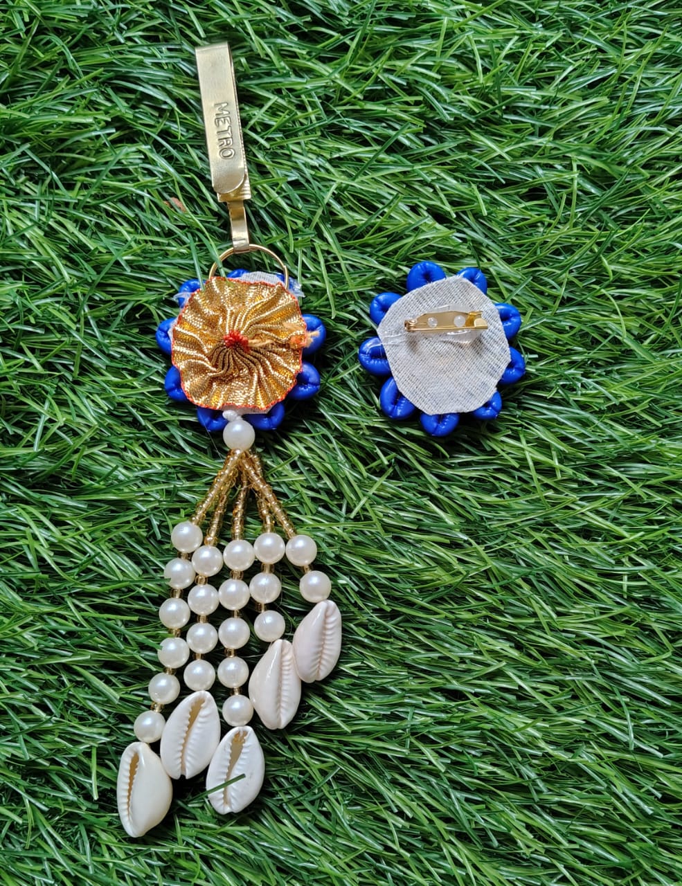 Shell Saree Challa and Brooch Combo