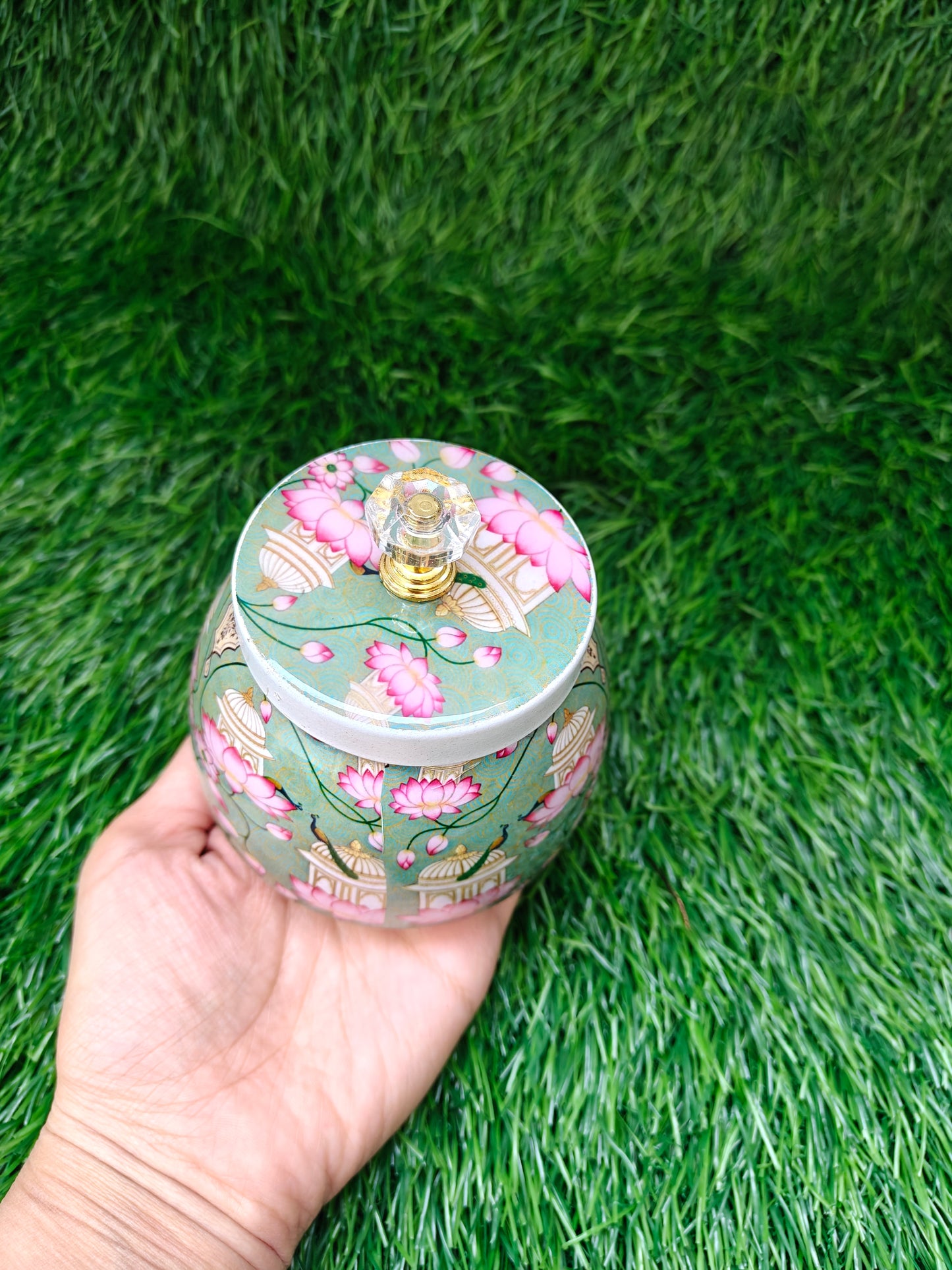 Pretty jar for festive favours