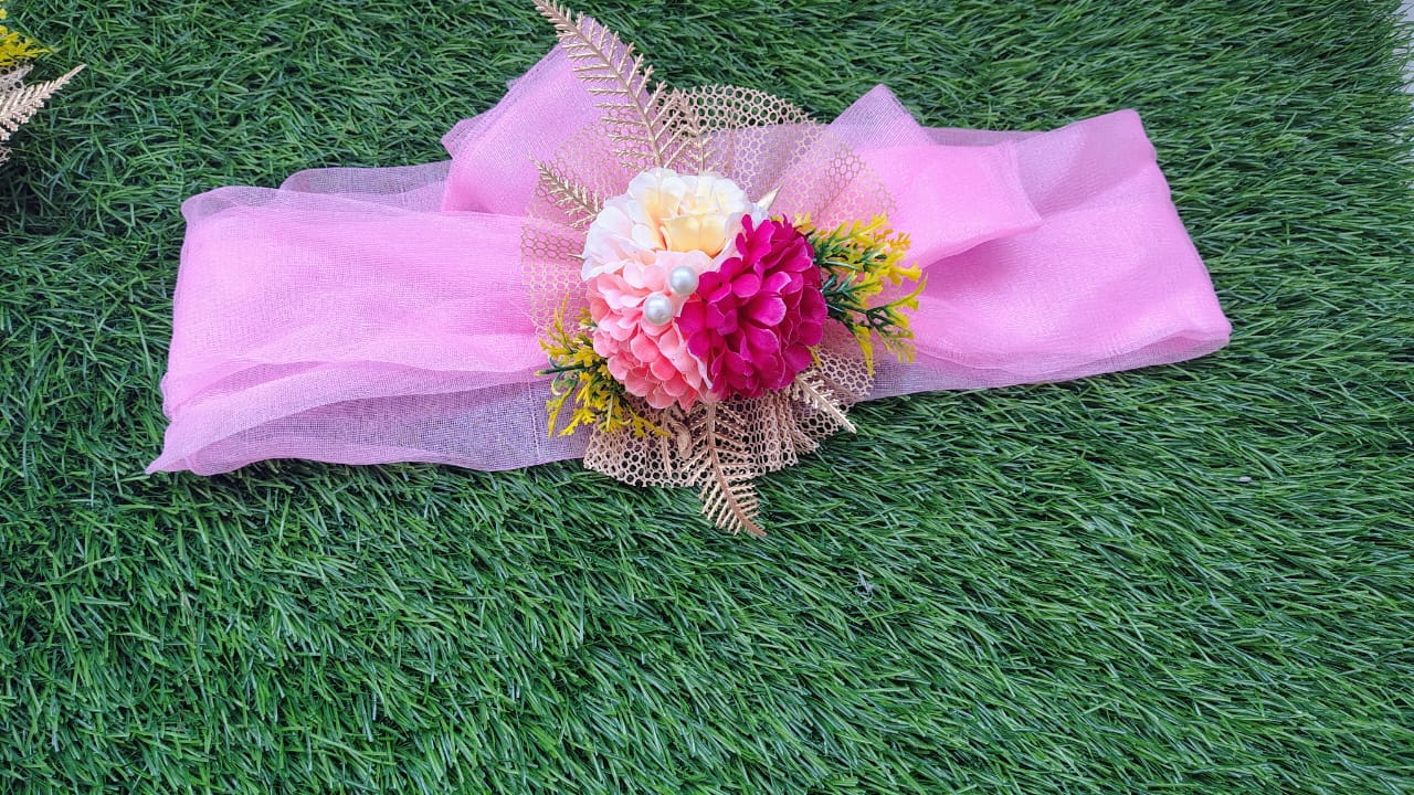 Ready to use net band with artificial flowers bunch pack of 5