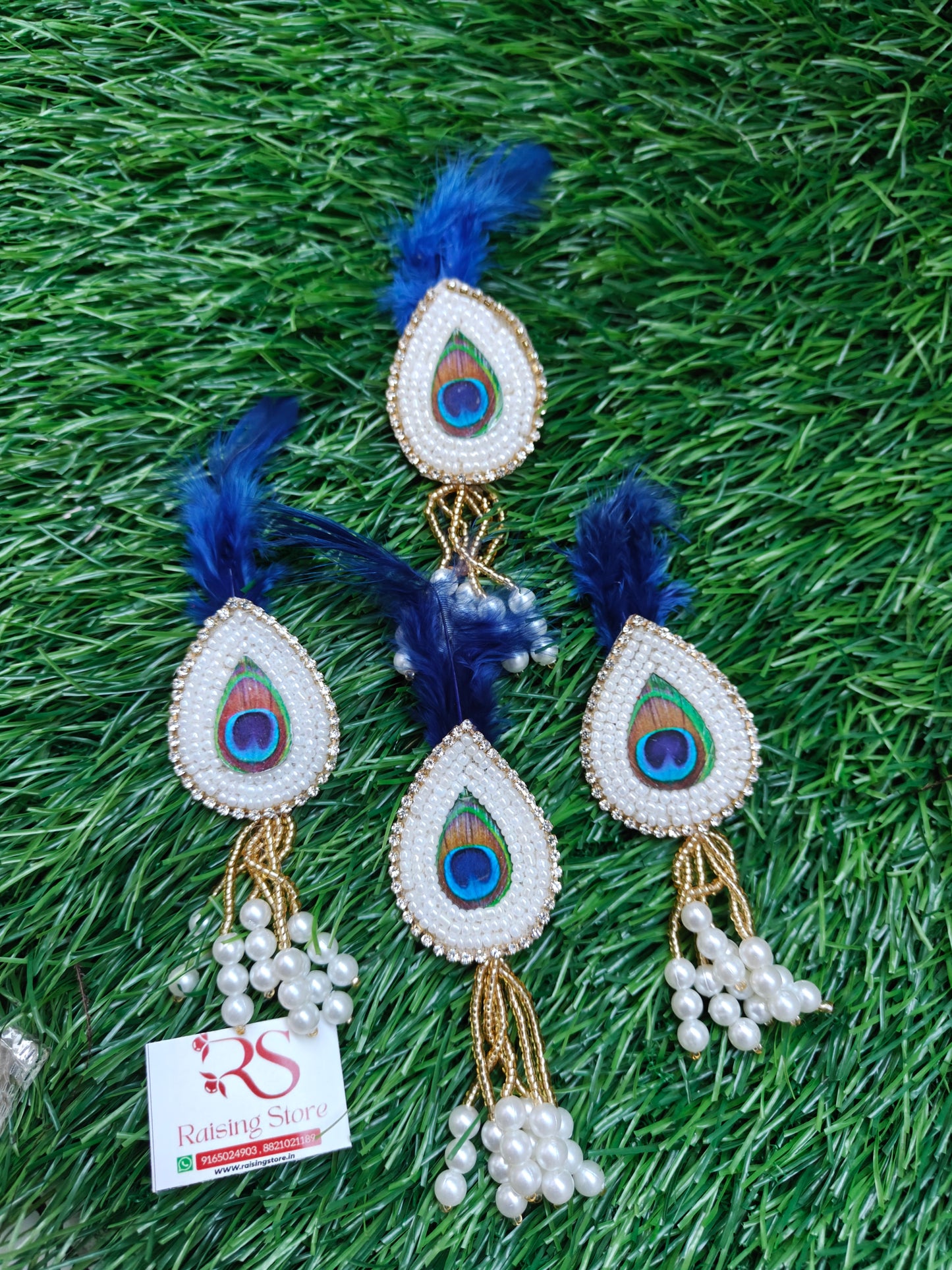 Pearl chain peacock print brooch pack of 10