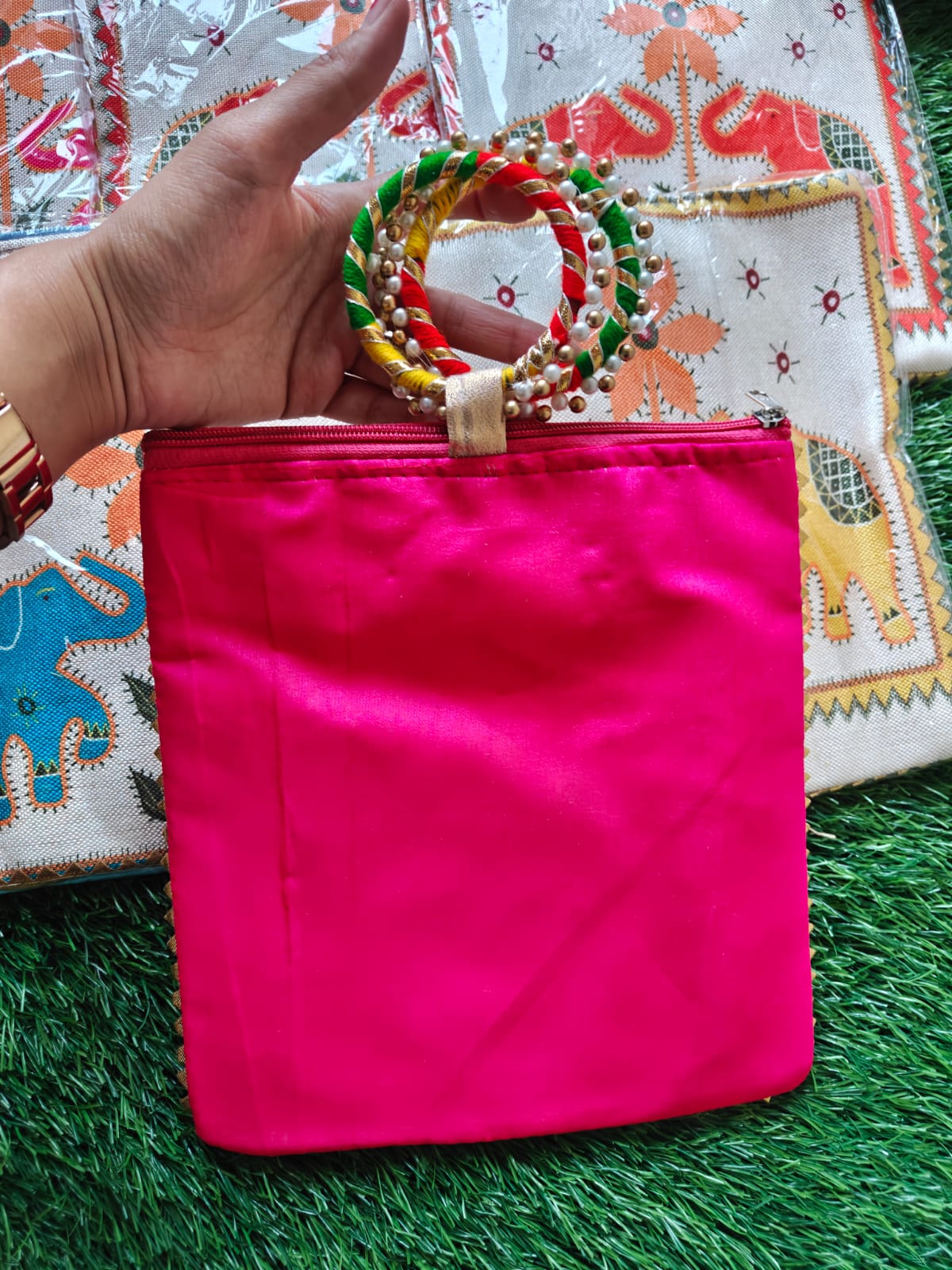 Printed bangle handle bag