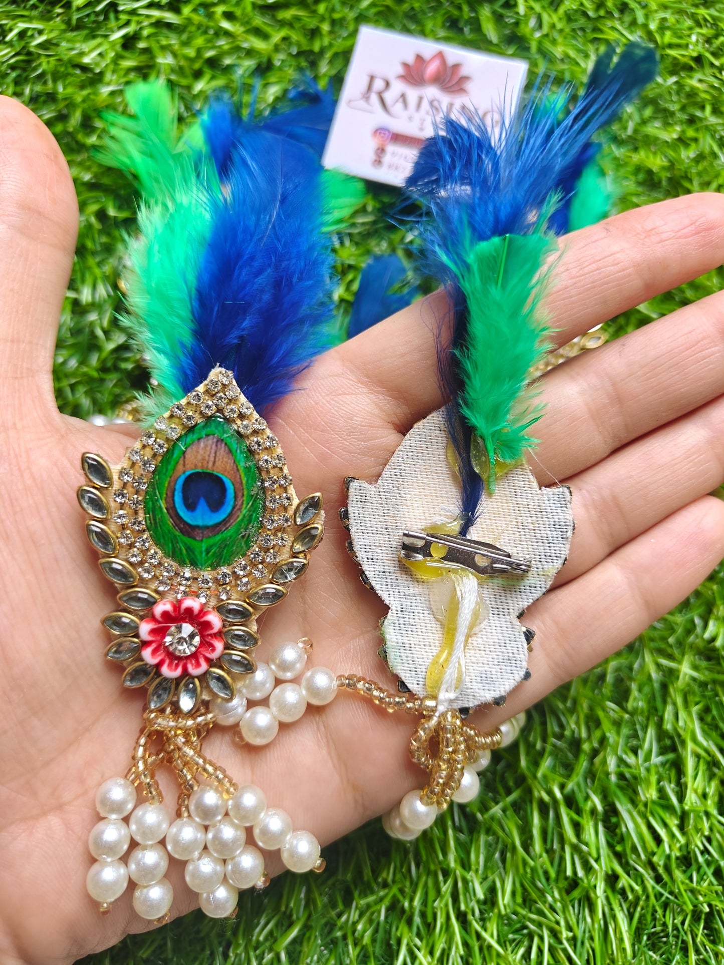 Premium peacock print brooch pack of 10