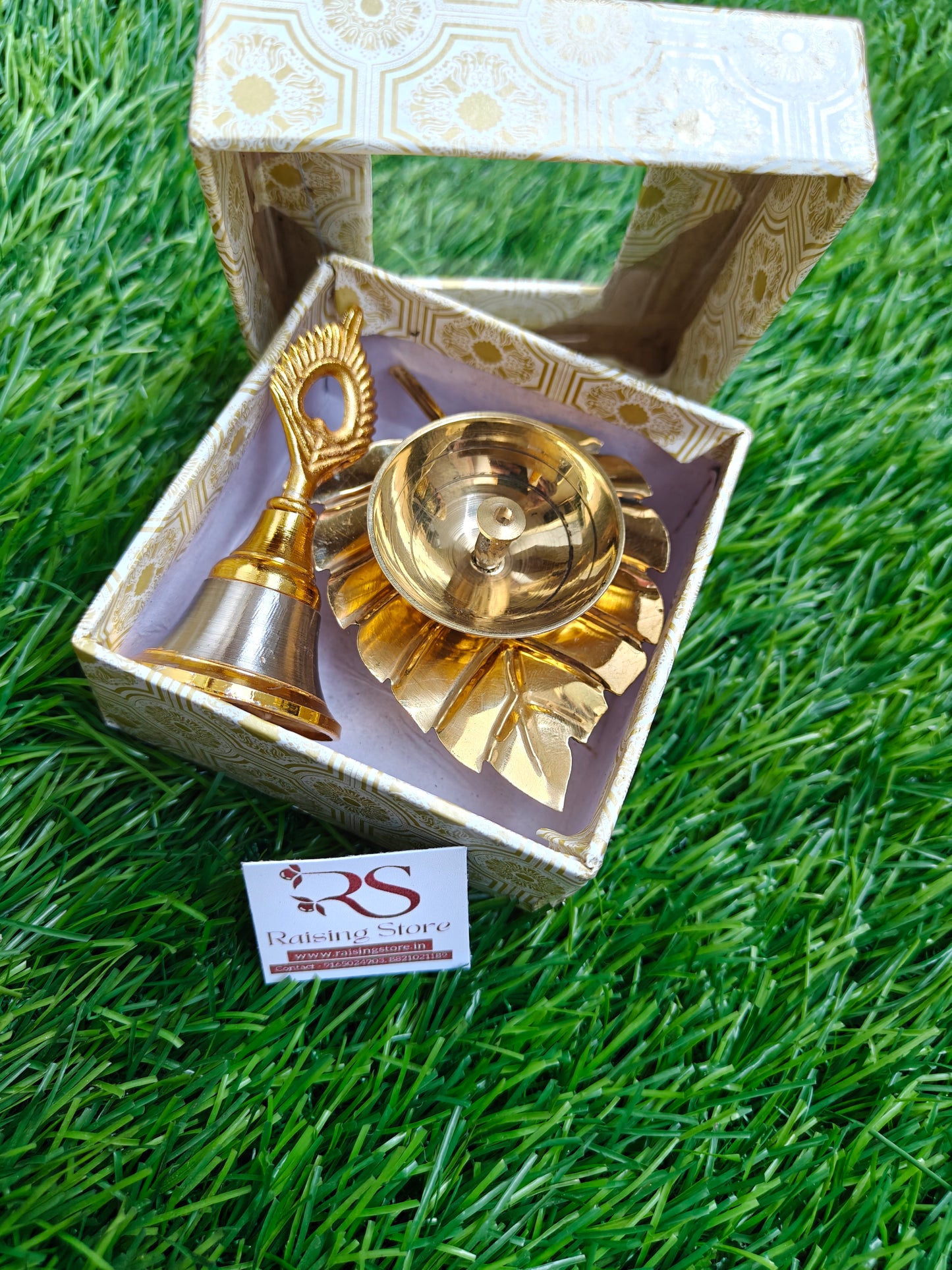 Leaf diya hamper