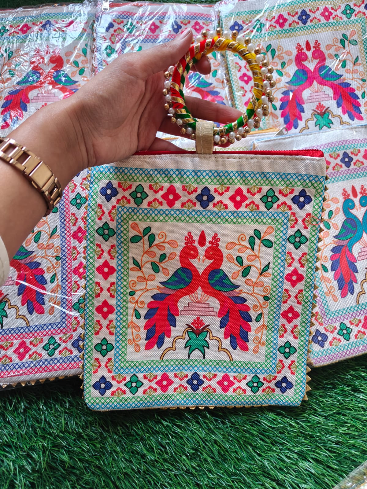 Printed bangle handle bag