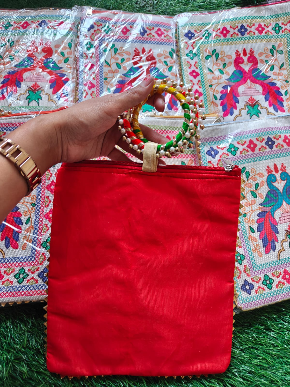 Printed bangle handle bag