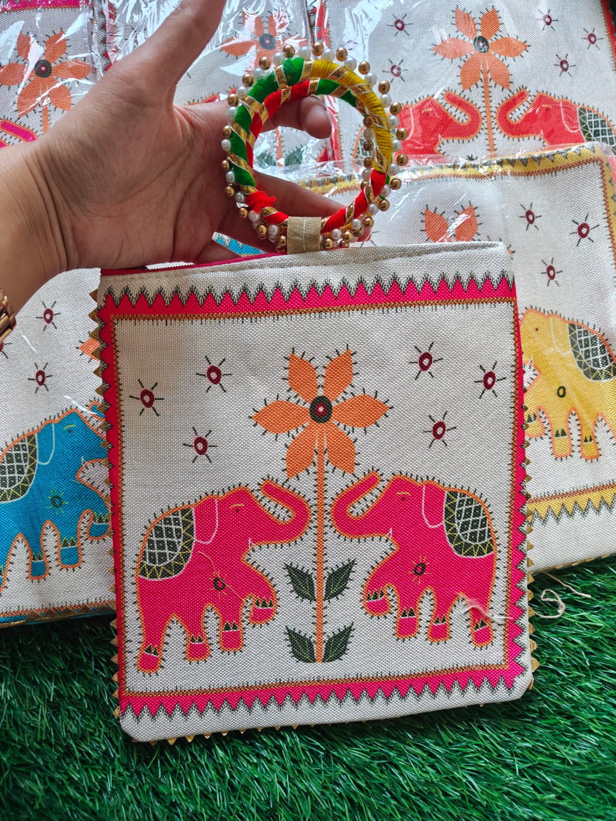 Printed bangle handle bag