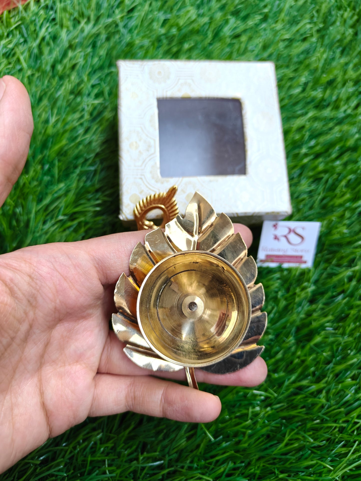 Leaf diya hamper