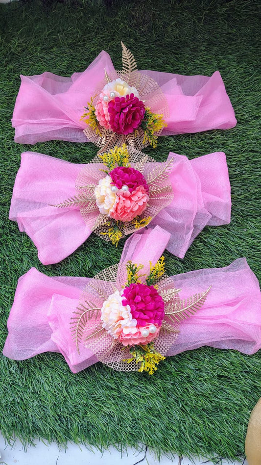 Ready to use net band with artificial flowers bunch pack of 5
